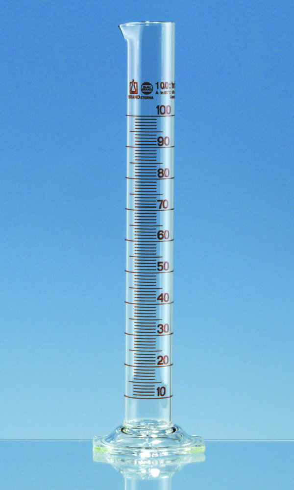 Messzylinder, Borosilikatglas 3.3, hohe Form, Klasse A, braun graduiert, inkl. DAkkS-Zertifikat